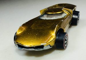 Topper/Johnny Lightning Original Gold Mad Maverick USA