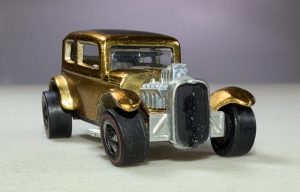 Redline Hot Wheels Gold Classic 32 Ford Vicky 1968 USA