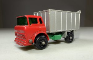 Lesney/Matchbox Red/Green/Silver original #26 G.M.C. Tipper Truck England