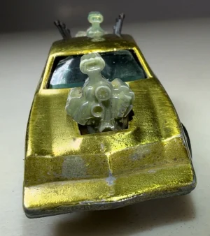 Topper/Johnny lightning Vintage 1969 Gold Mad Maverick/USA