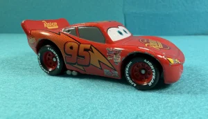 Tomy Tomica 2010 Disney/Pixar 95 Rust-eze Vietnam